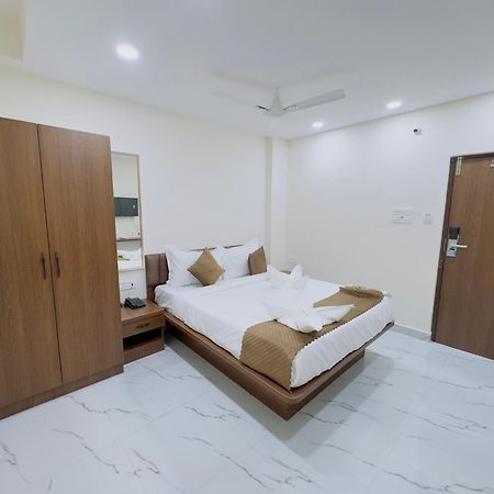 Hotel Apex Inn Hyderabad Airport Exteriör bild