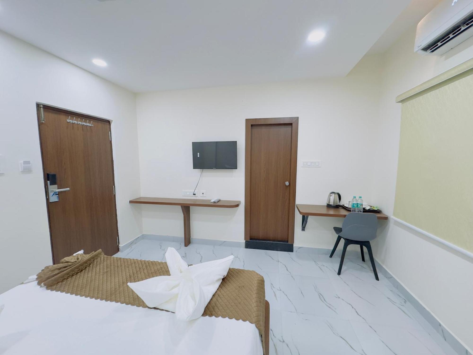 Hotel Apex Inn Hyderabad Airport Exteriör bild