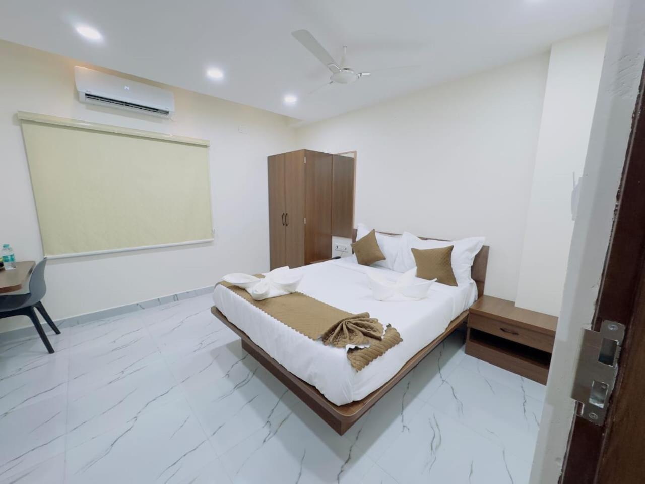 Hotel Apex Inn Hyderabad Airport Exteriör bild