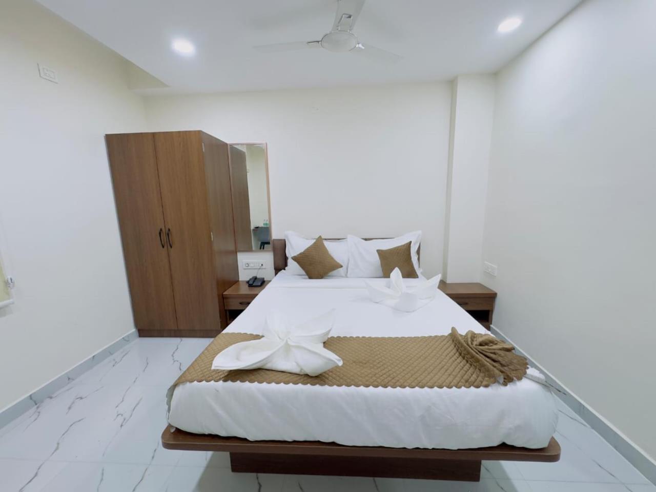 Hotel Apex Inn Hyderabad Airport Exteriör bild