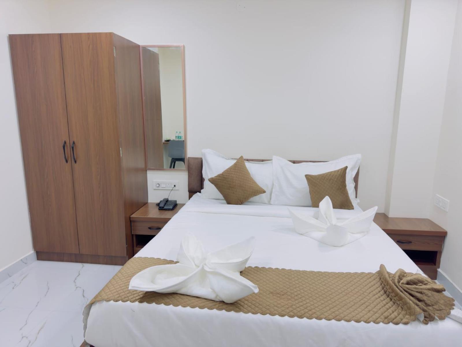 Hotel Apex Inn Hyderabad Airport Exteriör bild